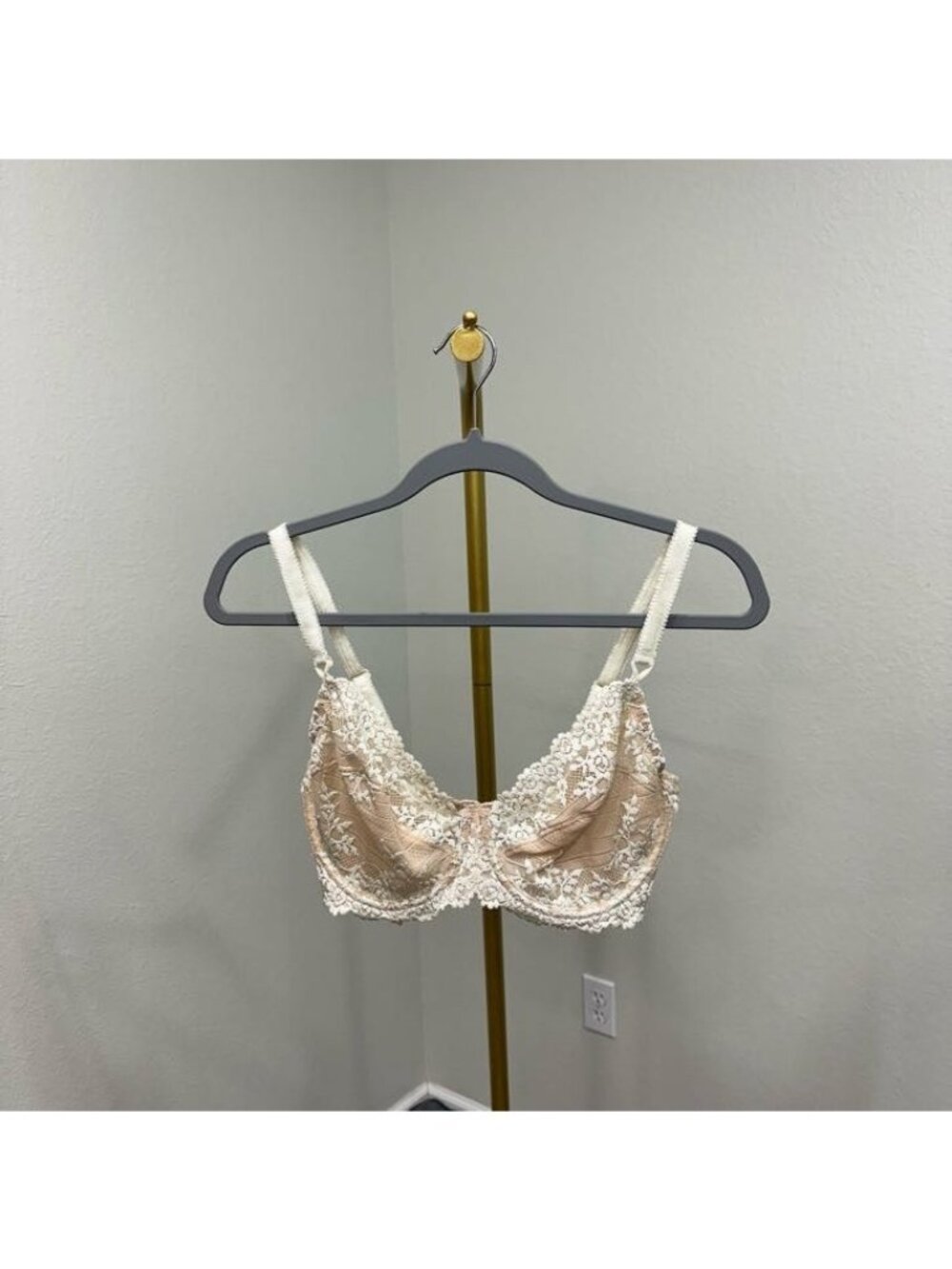 Wacoal 65191 Embrace Lace Underwire Bra Embroidered Unlined Womens Size 34DD